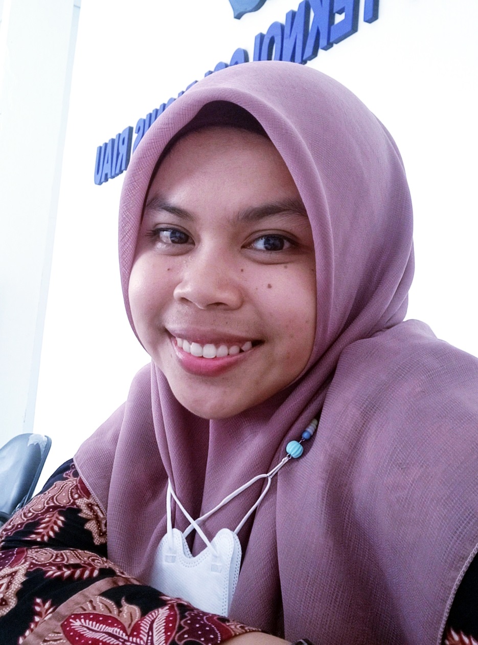 Dina Mardiati, S.Kom., M.Kom
